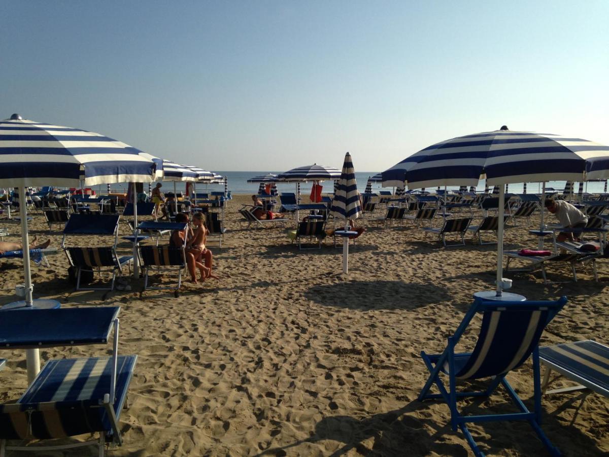 Miramare Inn Hotel Marotta Exteriör bild